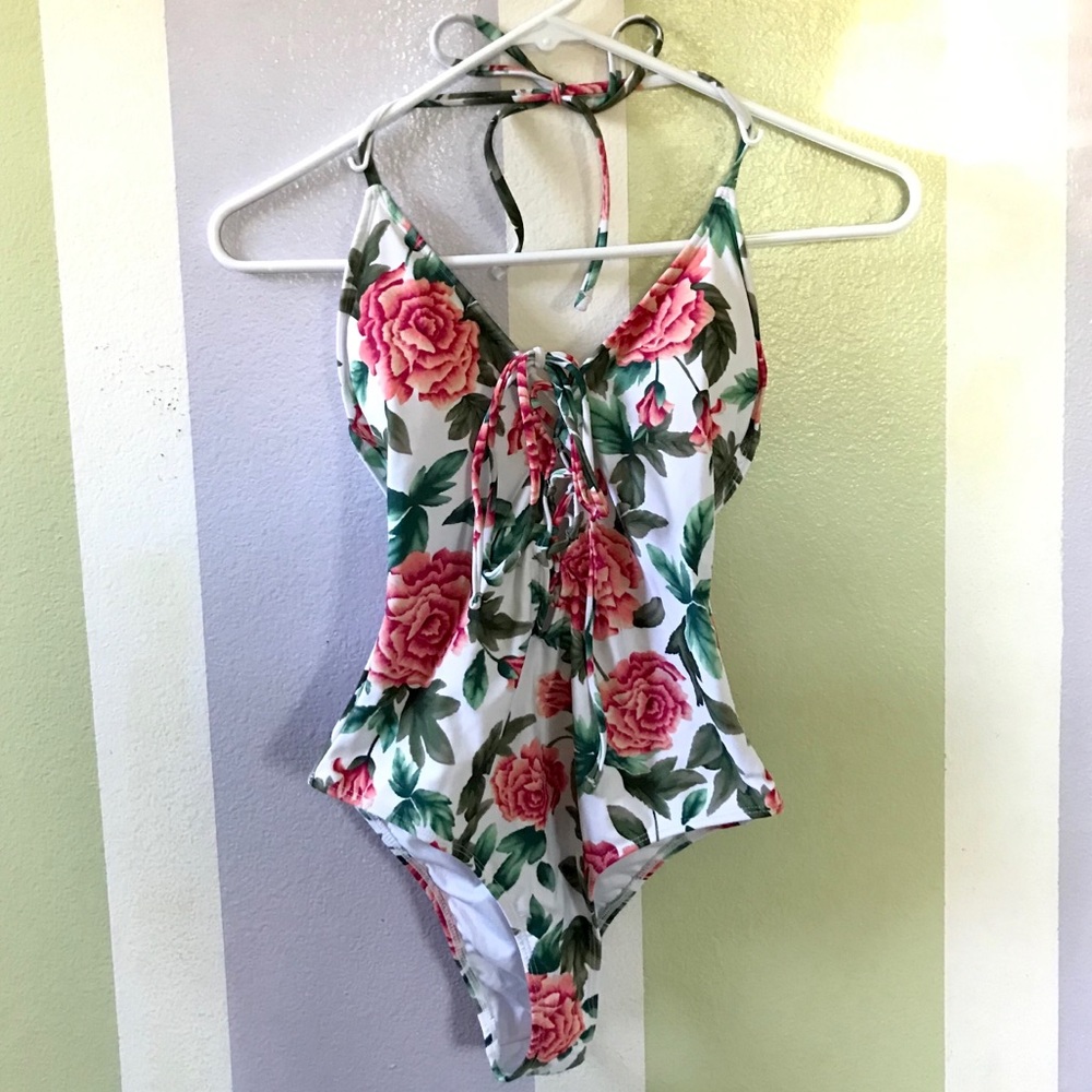 👙2/$15 Rose Print One-Piece Bathing Suit